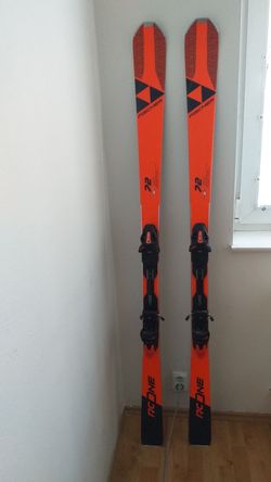 Prodám třikrát použité lyže Fischer RC ONE 72, 177cm