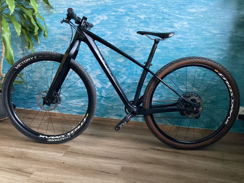 Amulet Big José GX/NX 29” Carbon