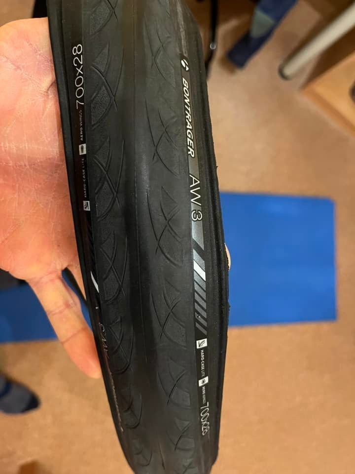 Novy silnicni kevlarovy plast bontrager aw3 hard case lite 700x28c