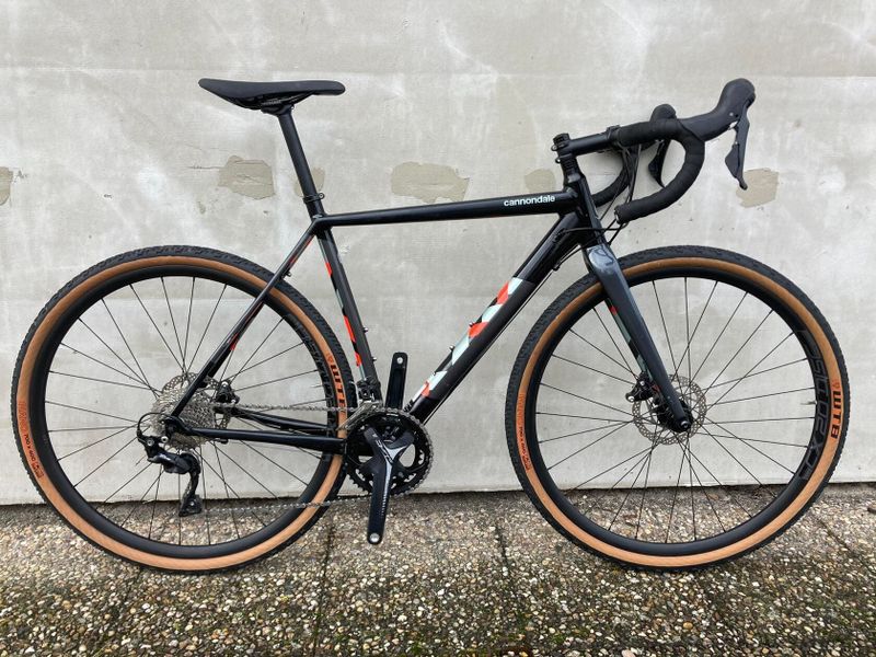 Gravel/CX kolo Cannondale CAADX 105 CX 2020-velikost 54(výška postavy dle výrobce 170-178 cm).