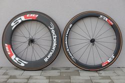 Zapletená carbon kola Deda elementi galusková set: přední SL45 / zadní SL88 + galusky