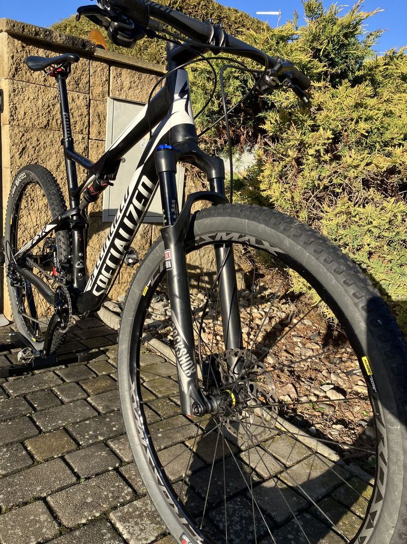 Specialized Epic Comp 29 s technologii Brain