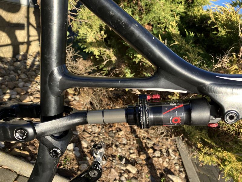 Specialized Epic Comp 29 s technologii Brain