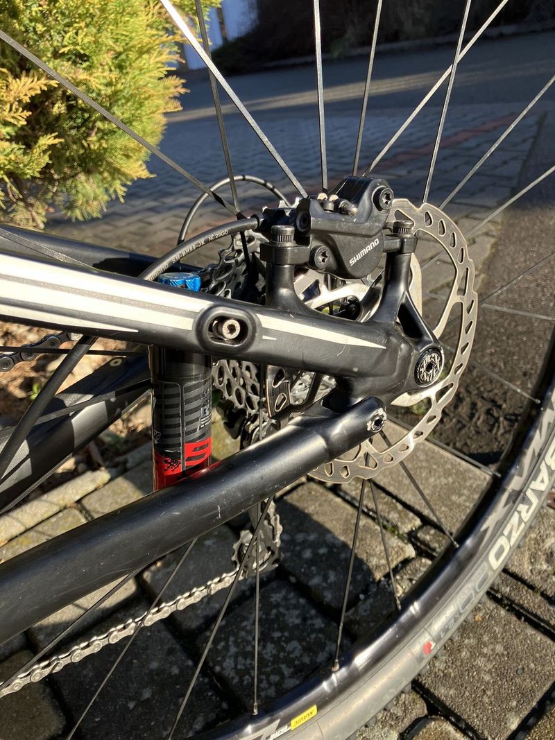 Specialized Epic Comp 29 s technologii Brain