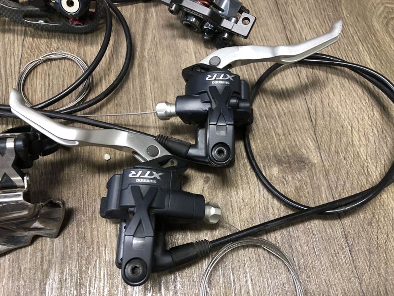 !!SLEVA!! Dualy Shimano XTR-M975 s třmeny