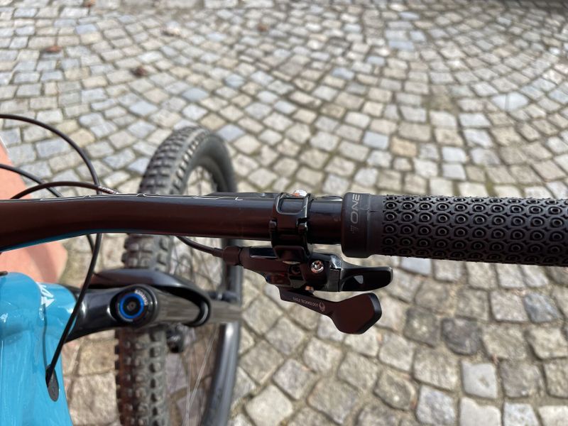 Trek Slash 2021 v super stavu