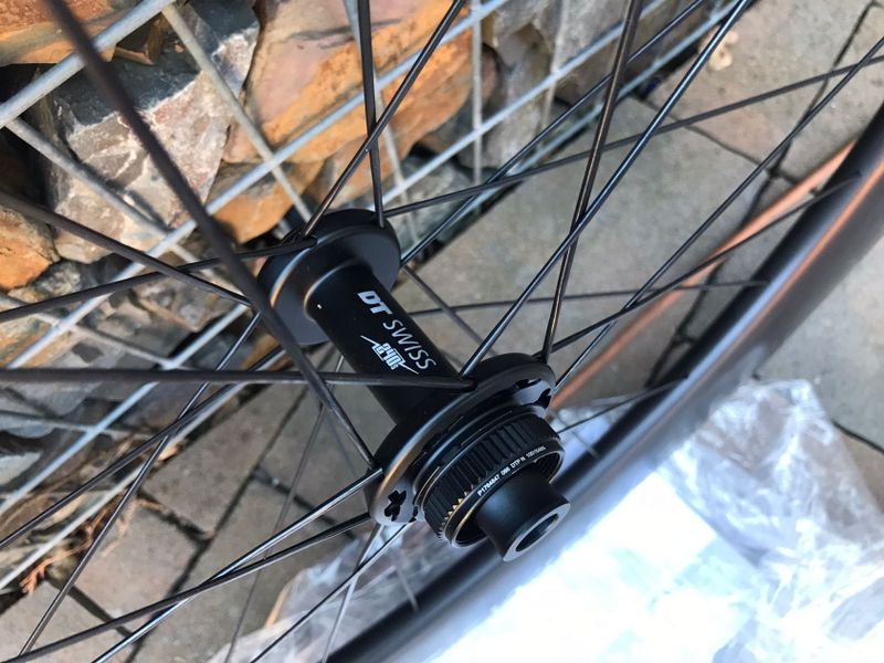 Nové přední kolo DT SWISS ARC 1400 Dicut