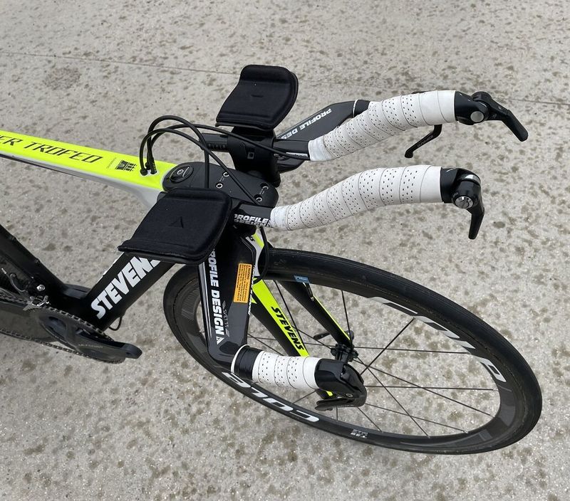 STEVENS SUPERTROFEO - časovkářský/triatlonový speciál - raketa v jízdě proti času - vel. rámu 54 cm