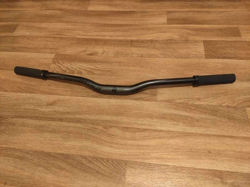Řidítka Specialized s gripy
