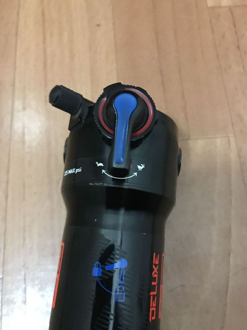 Prodám Rock Shox Deluxe RT 205/62.5
