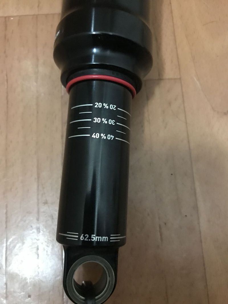 Prodám Rock Shox Deluxe RT 205/62.5