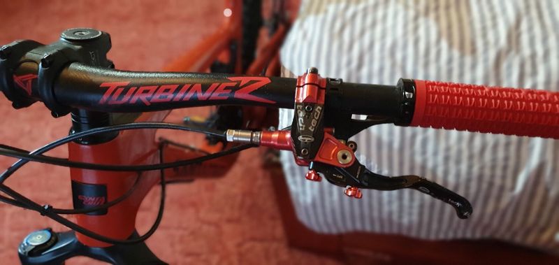 Prodám SANTA CRUZ NOMAD celokarbon CC 2019 vel L