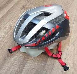 SCOTT Centric Plus MIPS – moderní helma se systémem MIPS, velikost L