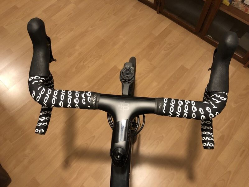 Integrovaná řidítka Black inc Carbon