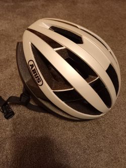 Nová přilba ABUS Viantor - stříbrná - Velikost M (52- 58cm) - 900,- Kč