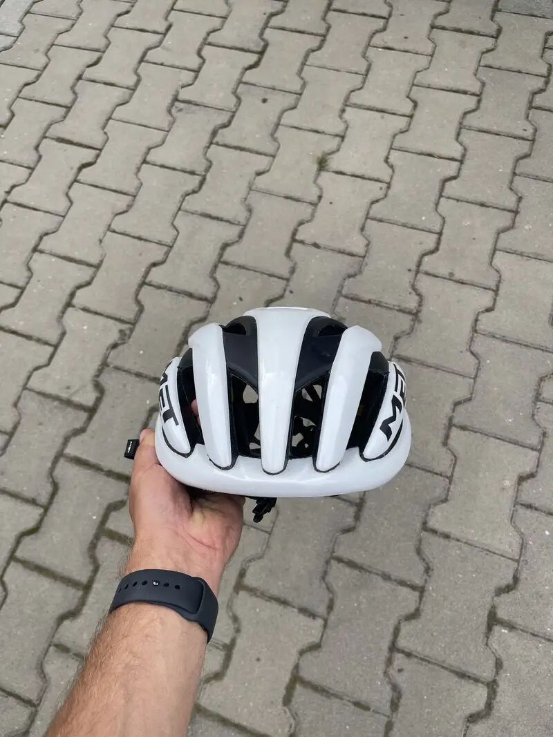 MET PŘILBA TRENTA MIPS BÍLÁ/ČERNÁ -58/61