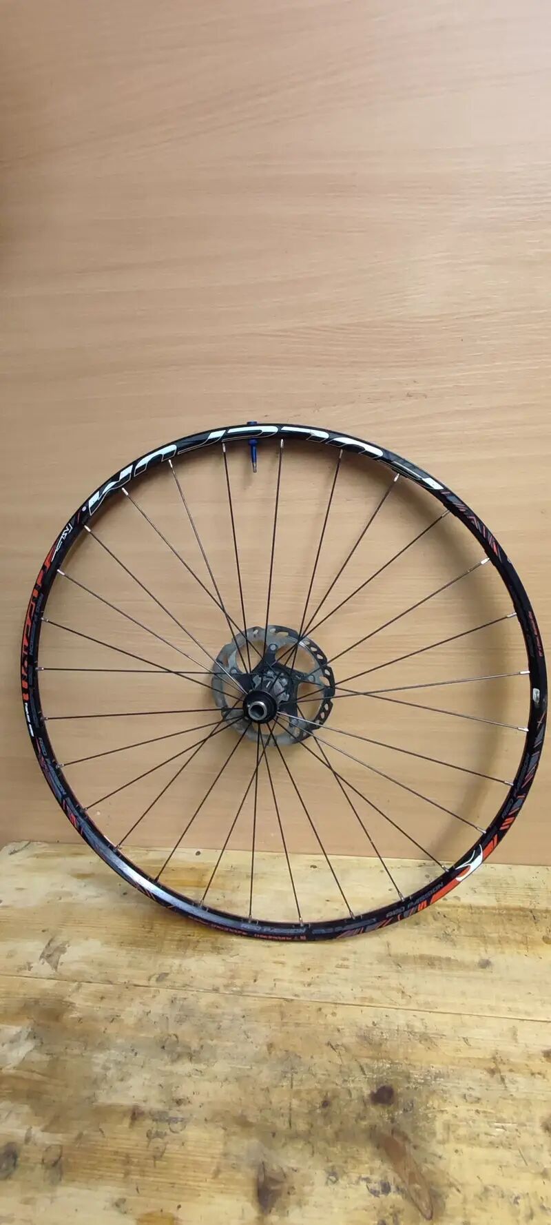 Přední kolo Fulcrum+kotouč Shimano XT Ice