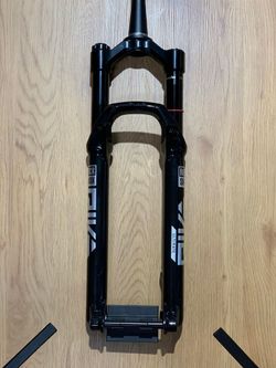 Nový ROCK SHOX PIKE ULTIMATE RC2 29 SB, 140 GLB 44 C1