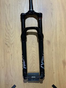Nová vidlice ROCKSHOX LYRIK Ultimate RC2 29SB 180 GLB 42 C3, Boost