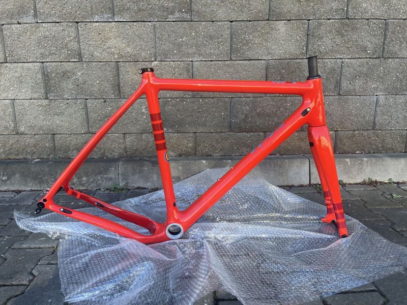 Gravel rámová sada IBIS Hakka MX, velikost 55cm, vidlice ENVE Carbon, hl. složení Cane Creek 40