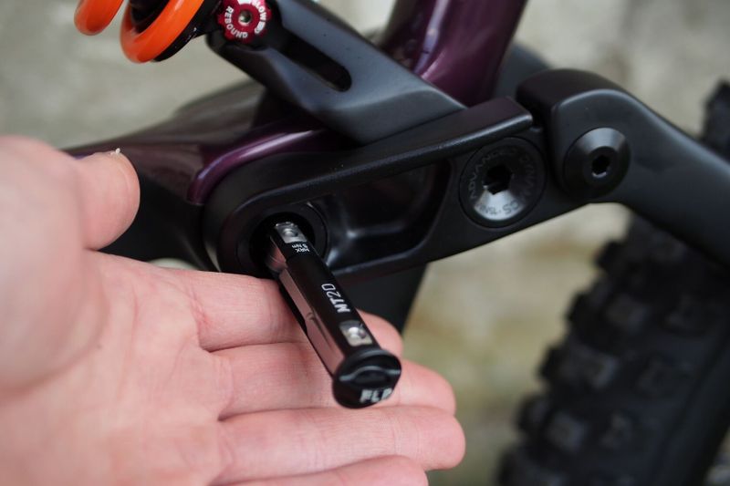 VÝPRODEJ! celoodpružené kolo 29" Orbea OCCAM M10 LT 2022 (vel. L, fialovo/oranžová)