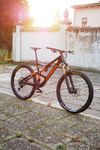 VÝPRODEJ! celoodpružené kolo 29" Orbea OCCAM M10 LT MyO 2022 (vel. XL, zeleno/oranžové)