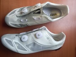 Silniční tretry DMT Vega carbon + pedály LOOK Keo 2 max carbon a kufry