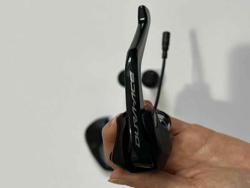 řazení pravé pár 11-k. Di2 + brzdové páky Dura-Ace
