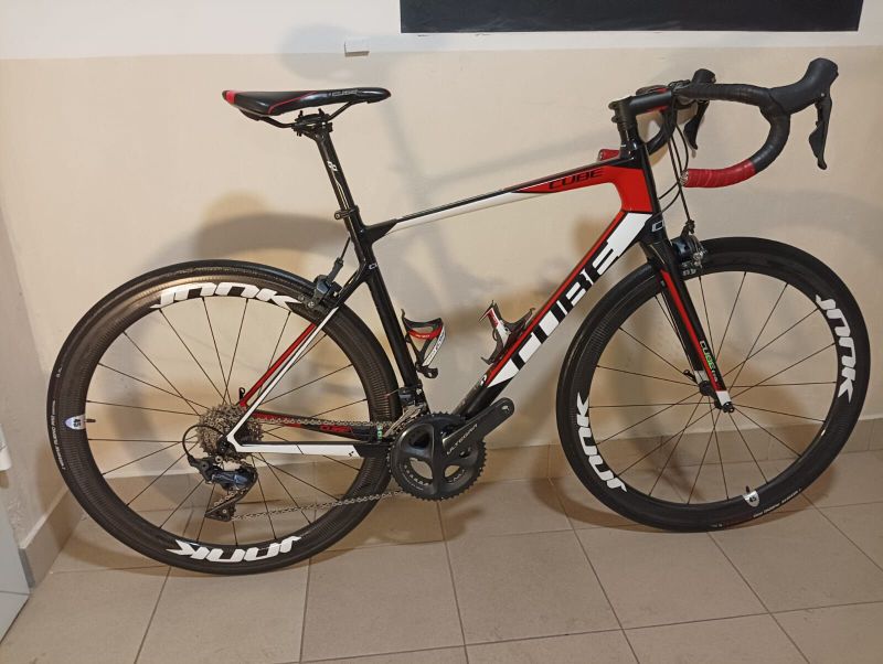 CUBE ATTAIN 56" 170-185cm