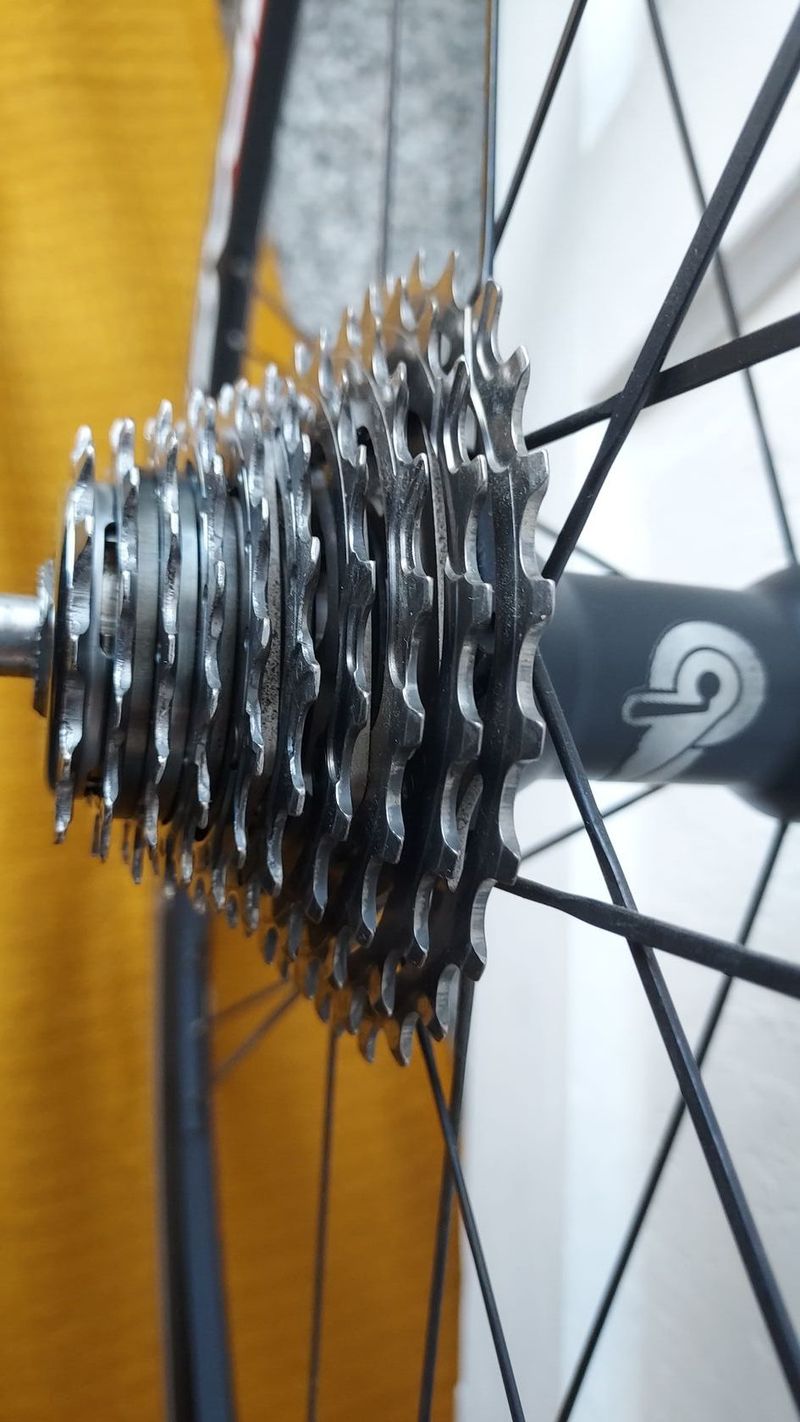 Prodej zapletených silničních kol Campagnolo Zonda