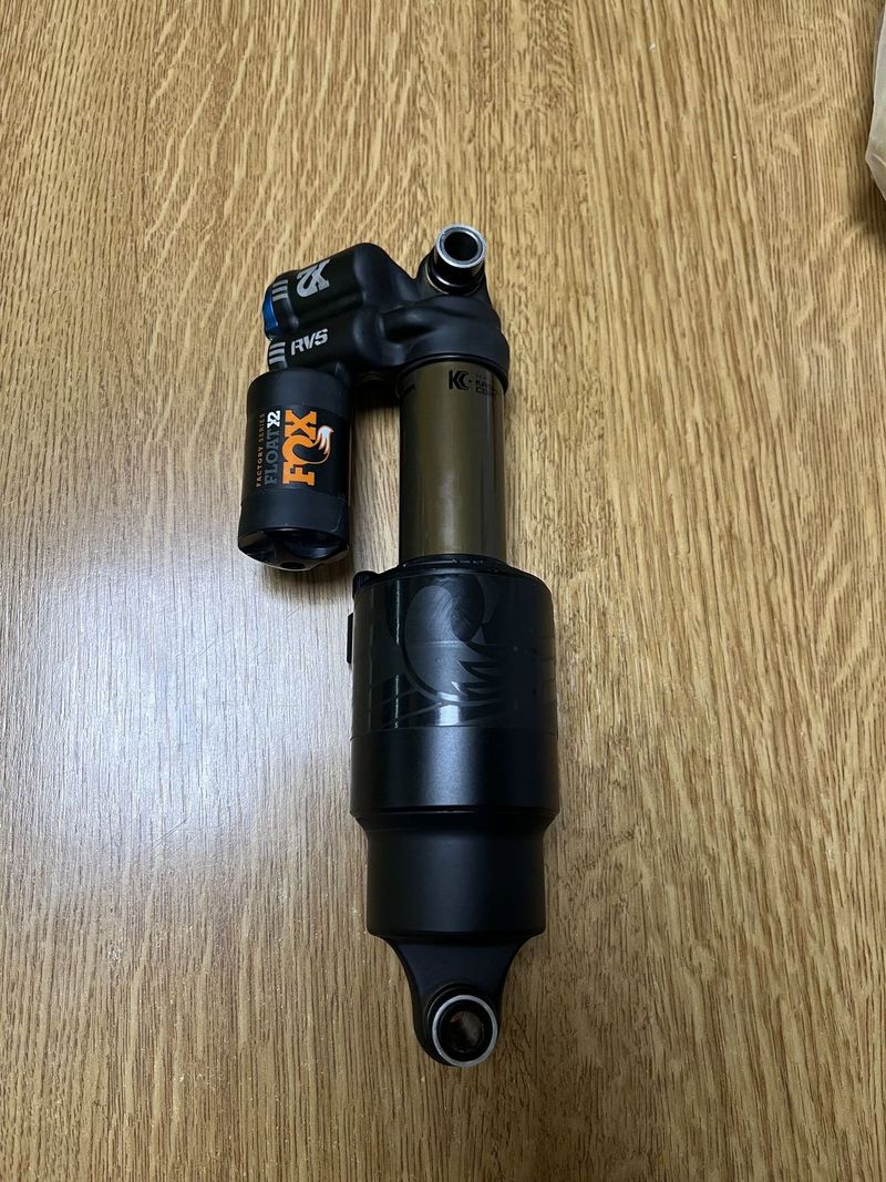 FOX Float X2 rozteč 212mm!!! TREK SLASH