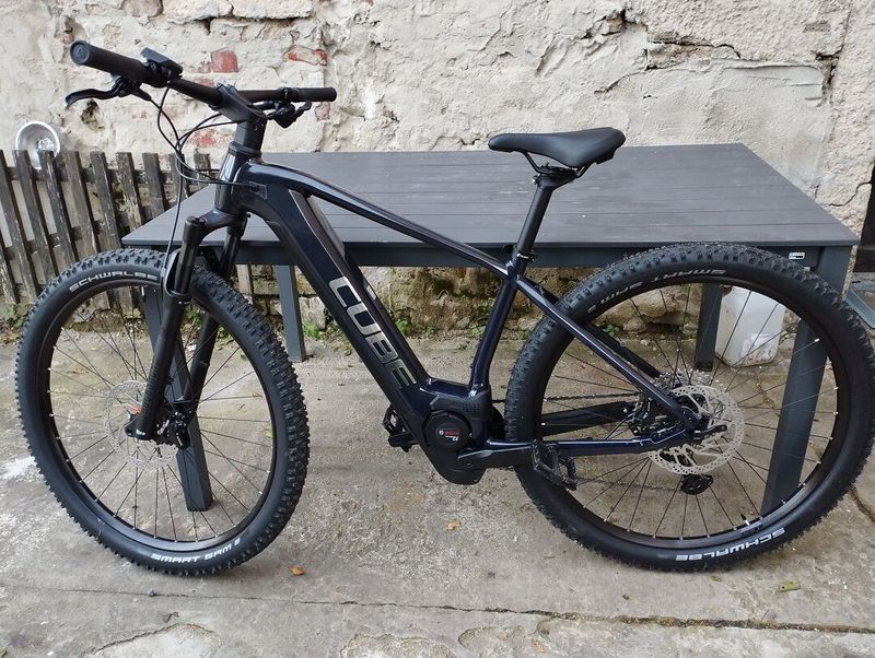 Zánovní horské elektrokolo CUBE, koupě 9/2022, naj. 210km