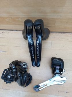 Prodám Di2 set Ultegra R6850