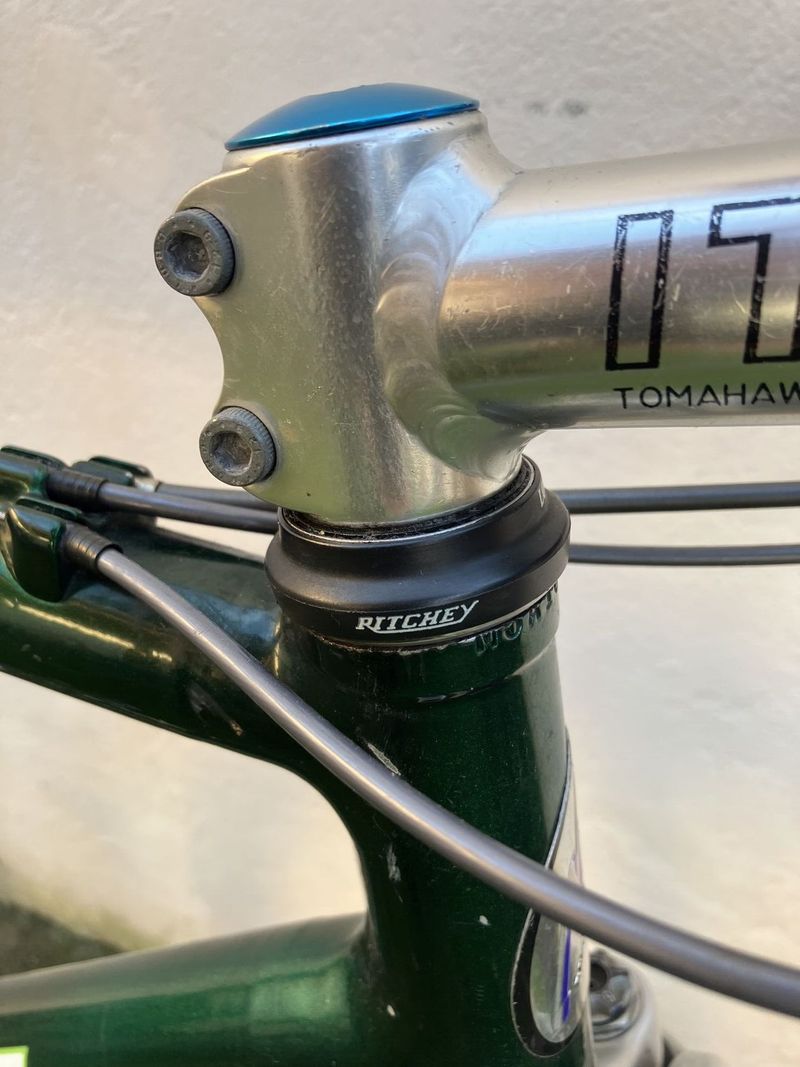 Prodám Retro MTB kolo MONGOOSE IBOC carbon 26“. Velikost asi L