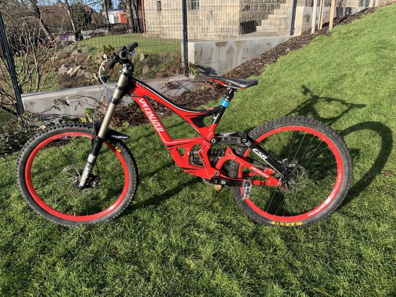 Prodám Specialized Demo 8 II, 26 palcu, velikost rámu L