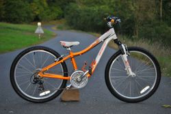 Dětské kolo Specialized Hotrock 24"