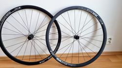 Custom zapletená silniční kola DT SWISS disc