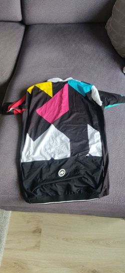 Assos dres