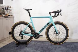 Bianchi Aria velikost 59 force axs