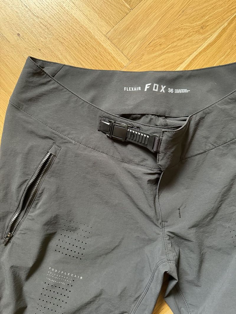 Fox Flexair MTB kalhoty - černé