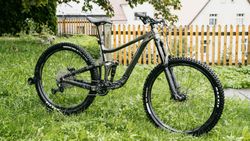 Celoodpružené enduro kolo Giant Reign 29 L