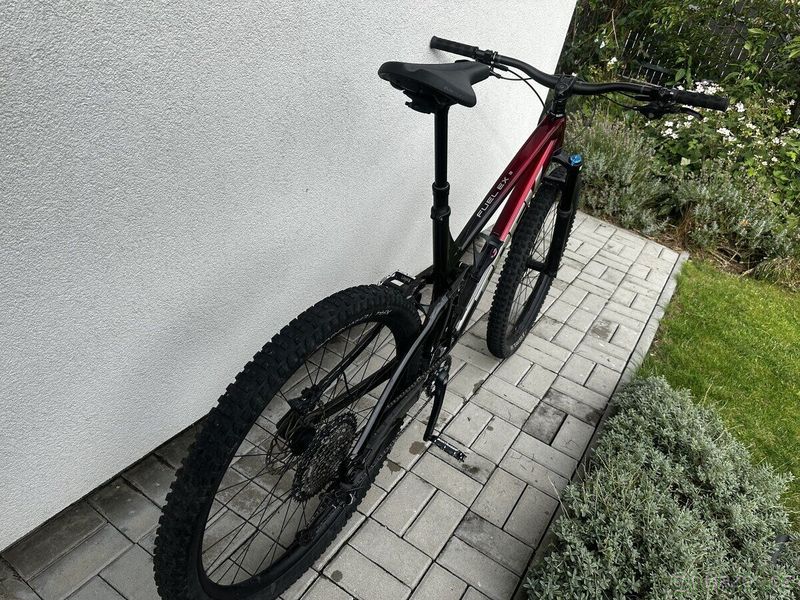 Celoodpružený TREK Fuel EX 8 Gen 5 2022 1000km velikost XL, ZÁRUKA NA RÁM