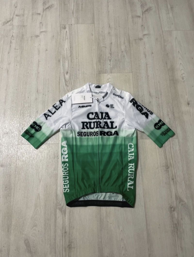 Nový cyklistický dres Caja Rural