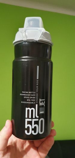 Nova lahev na kolo 550 ml