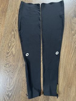 Návleky na nohy Assos lehce zateplené - RS LEG WARMERS, velikost 1