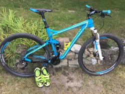 Prodam celoodpruzene kolo Bergamont + cyklistické tretry 43