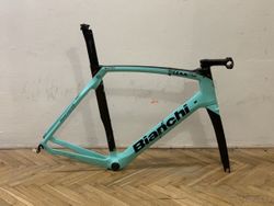 silniční karbonový Rám Bianchi Oltre XR4 XL