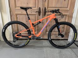 NOVÝ Santa Cruz Blur C / Rock Shox SID / Sram GX / velikost XL 185-196cm / 29Er / 100/100mm / ZÁRUKA