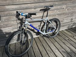 Horské kolo KHS cca. 10.5kg- L