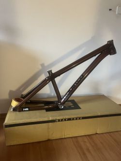 Nový NS BIKES Decade V2 Chocolate